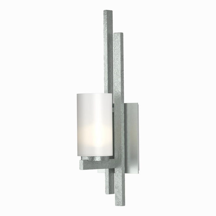 Ondrian 1 Light (Right Side) Sconce in Vintage Platinum - 206301-SKT-RGT-82-GG0168 by Hubbardton Forge