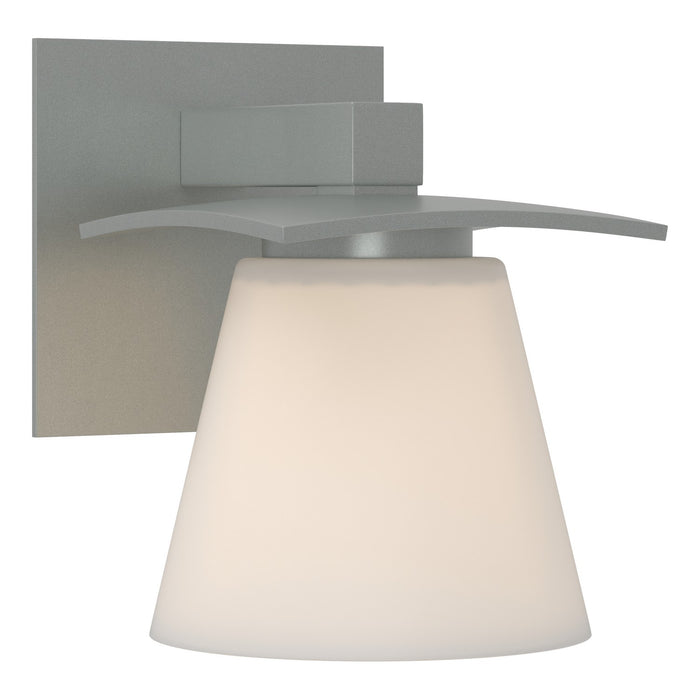 Wren 1 Light Sconce in Vintage Platinum - 206601-SKT-82-GG0242 by Hubbardton Forge