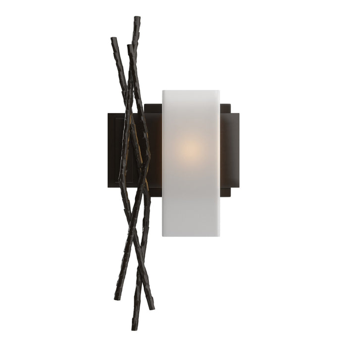 Brindille (Right Side) Sconce in Oil Rubbed Bronze - 207670-SKT-RGT-14-GG0351 by Hubbardton Forge