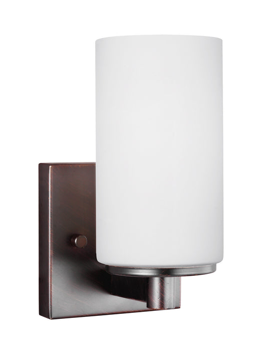 Hettinger One Light Wall / Bath Sconce in Bronze