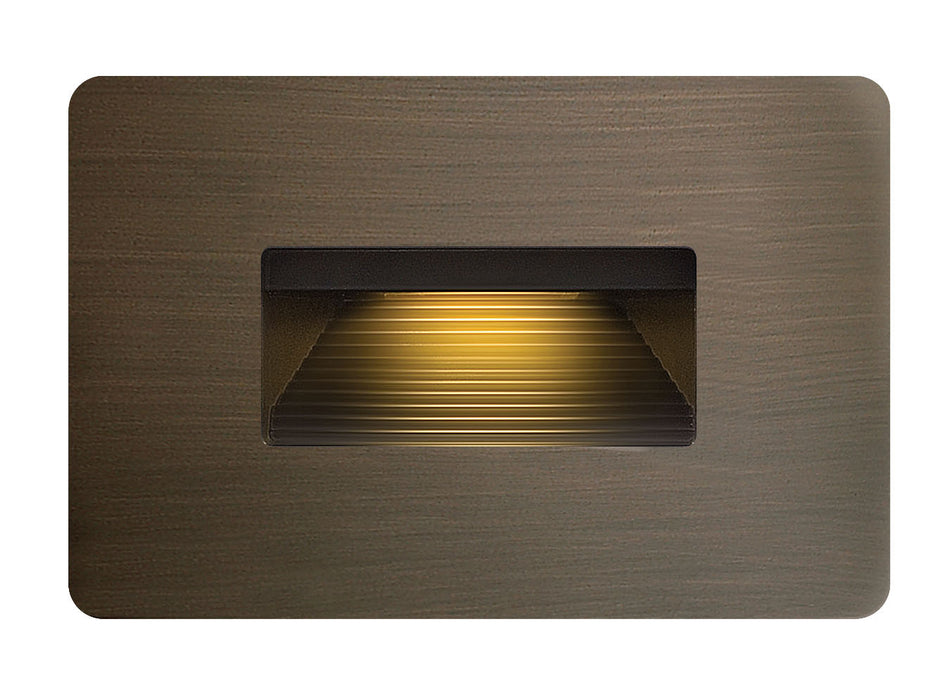 Luna Step Light 12v Horizontal 2700K in Matte Bronze